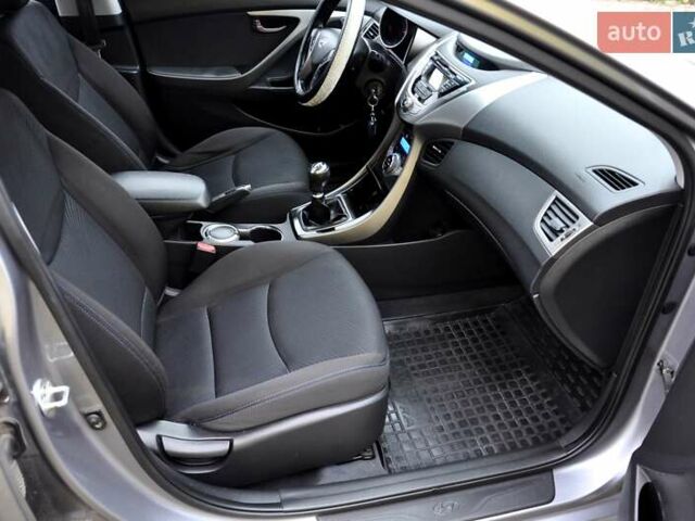 Серый Хендай Элантра, объемом двигателя 1.8 л и пробегом 160 тыс. км за 7500 $, фото 27 на Automoto.ua