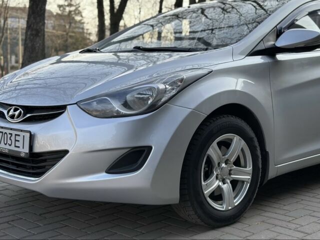 Сірий Хендай Елантра, об'ємом двигуна 1.6 л та пробігом 174 тис. км за 8300 $, фото 2 на Automoto.ua