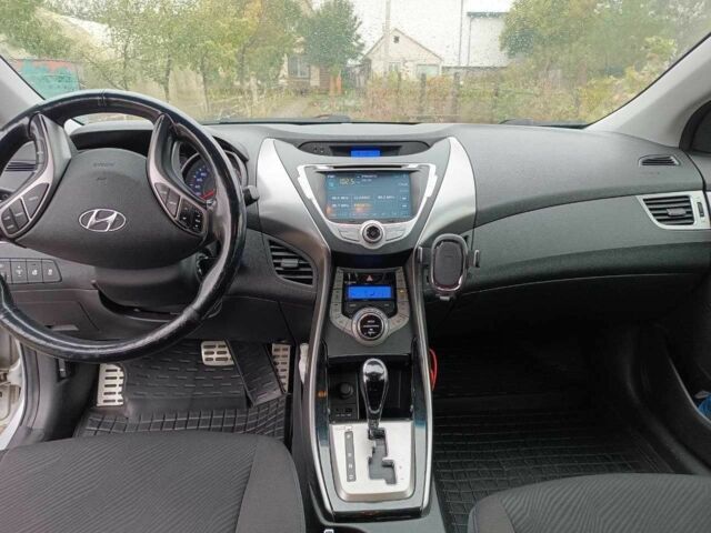 Хендай Элантра 2013 в Вараш (Кузнецовск) на Automoto.ua Серый Хендай Элантра, объемом двигателя 1.8 л и пробегом 181 тыс. км за 9200 $, фото 2 на Automoto.ua