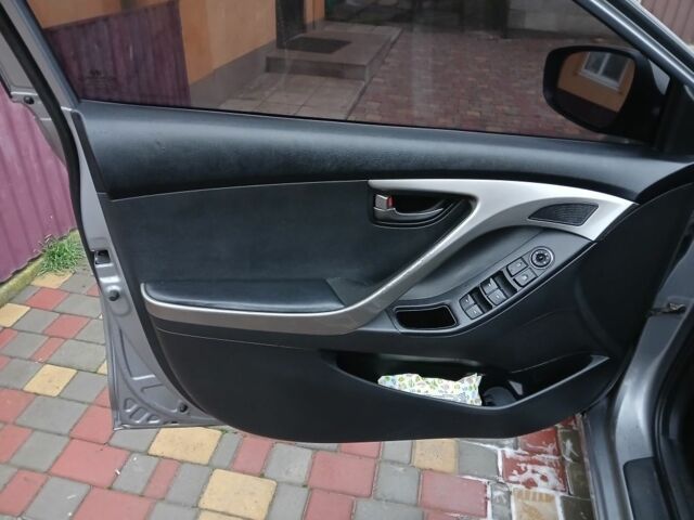 Сірий Хендай Елантра, об'ємом двигуна 1.6 л та пробігом 150 тис. км за 8000 $, фото 14 на Automoto.ua