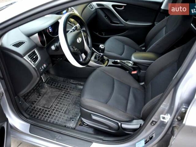 Серый Хендай Элантра, объемом двигателя 1.8 л и пробегом 160 тыс. км за 7500 $, фото 15 на Automoto.ua