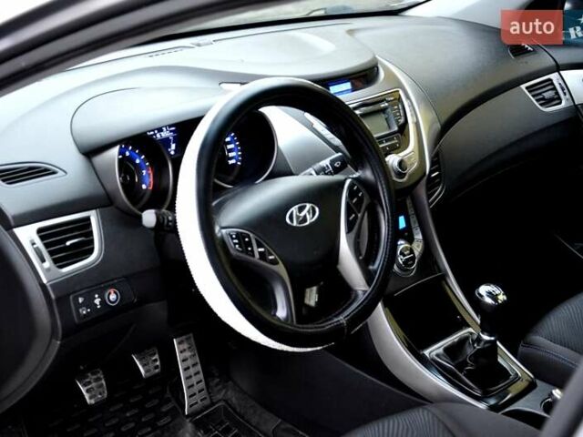Серый Хендай Элантра, объемом двигателя 1.8 л и пробегом 160 тыс. км за 7500 $, фото 16 на Automoto.ua