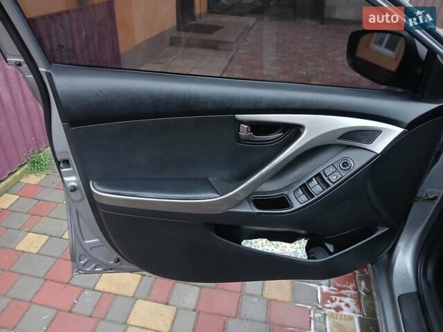 Сірий Хендай Елантра, об'ємом двигуна 1.59 л та пробігом 150 тис. км за 8000 $, фото 14 на Automoto.ua