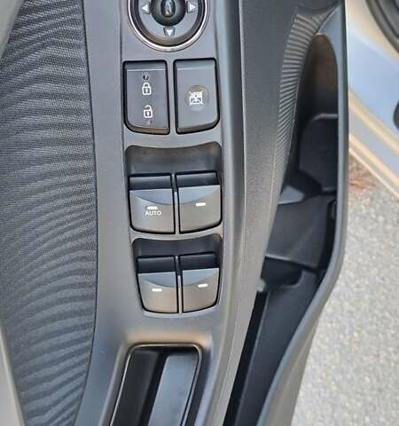 Серый Хендай Элантра, объемом двигателя 1.8 л и пробегом 143 тыс. км за 9300 $, фото 30 на Automoto.ua