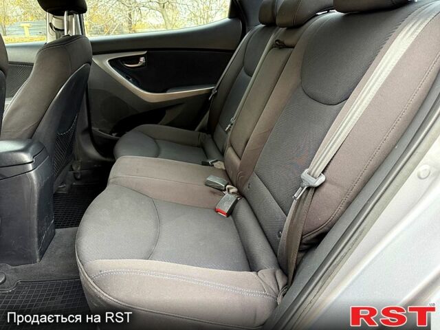 Хендай Элантра 2013 в Днепре (Днепропетровске) на Automoto.ua Серый Хендай Элантра, объемом двигателя 1.8 л и пробегом 146 тыс. км за 9300 $, фото 4 на Automoto.ua