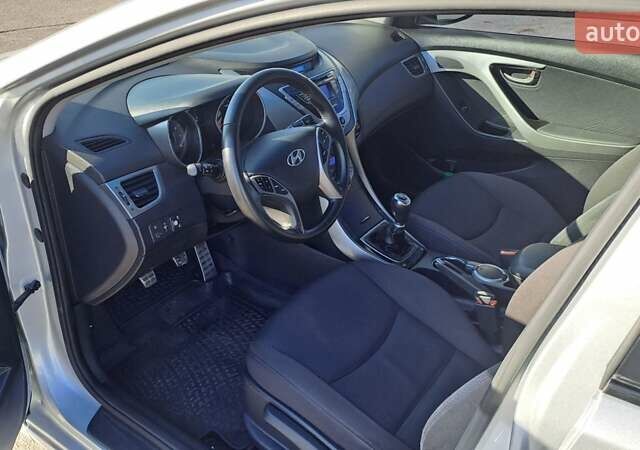 Серый Хендай Элантра, объемом двигателя 1.8 л и пробегом 143 тыс. км за 9300 $, фото 20 на Automoto.ua