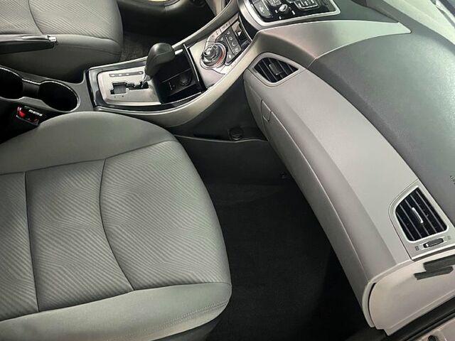 Серый Хендай Элантра, объемом двигателя 1.8 л и пробегом 171 тыс. км за 8299 $, фото 7 на Automoto.ua