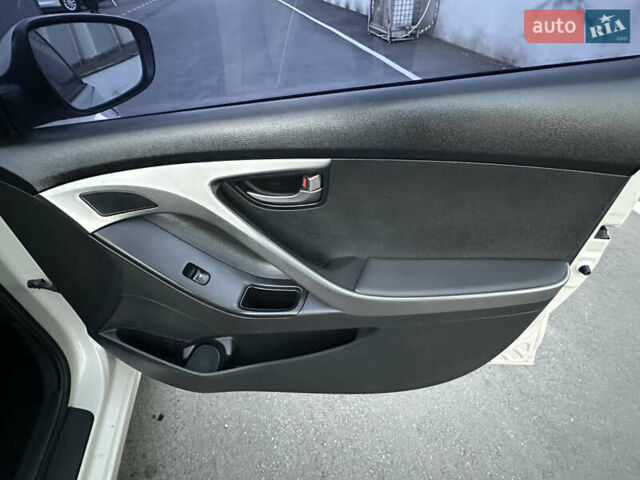 Хендай Элантра 2014 в Днепре (Днепропетровске) на Automoto.ua Серый Хендай Элантра, объемом двигателя 1.6 л и пробегом 95 тыс. км за 8800 $, фото 13 на Automoto.ua