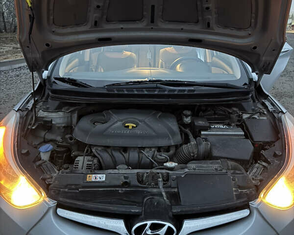 Серый Хендай Элантра, объемом двигателя 1.8 л и пробегом 258 тыс. км за 9000 $, фото 26 на Automoto.ua