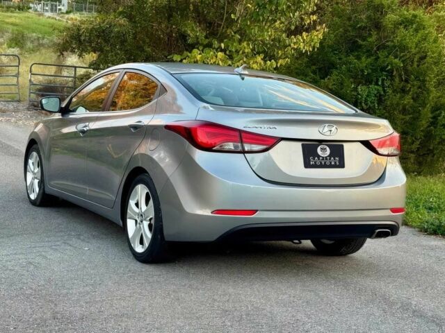 Сірий Хендай Елантра, об'ємом двигуна 2 л та пробігом 85 тис. км за 1000 $, фото 4 на Automoto.ua