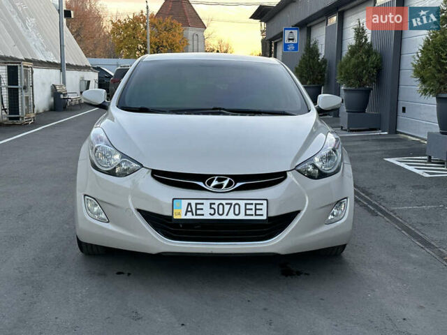 Хендай Элантра 2014 в Днепре (Днепропетровске) на Automoto.ua Серый Хендай Элантра, объемом двигателя 1.6 л и пробегом 95 тыс. км за 8800 $, фото 2 на Automoto.ua