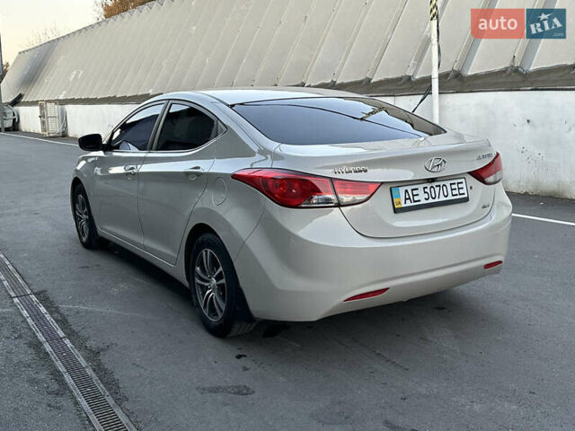 Хендай Элантра 2014 в Днепре (Днепропетровске) на Automoto.ua Серый Хендай Элантра, объемом двигателя 1.6 л и пробегом 95 тыс. км за 8800 $, фото 4 на Automoto.ua