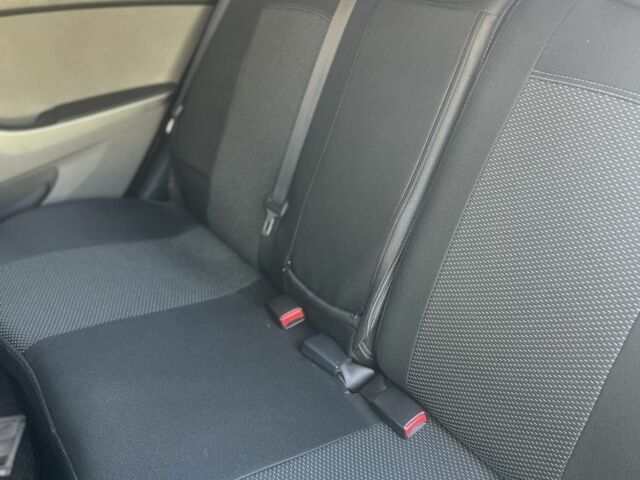 Серый Хендай Элантра, объемом двигателя 1.8 л и пробегом 165 тыс. км за 9000 $, фото 4 на Automoto.ua