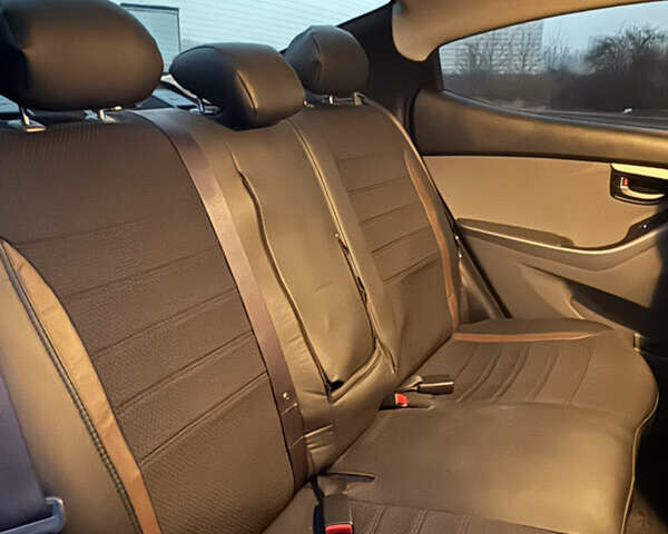 Серый Хендай Элантра, объемом двигателя 1.8 л и пробегом 258 тыс. км за 9000 $, фото 18 на Automoto.ua