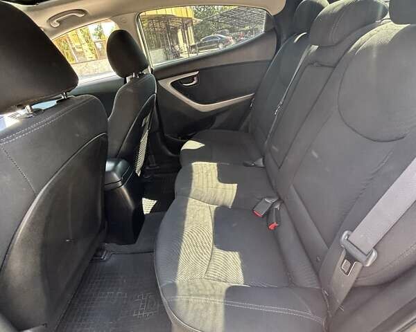 Сірий Хендай Елантра, об'ємом двигуна 1.8 л та пробігом 137 тис. км за 8000 $, фото 5 на Automoto.ua