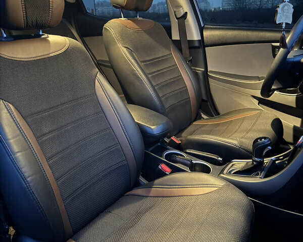 Серый Хендай Элантра, объемом двигателя 1.8 л и пробегом 258 тыс. км за 9000 $, фото 24 на Automoto.ua