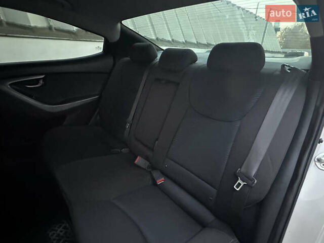 Хендай Элантра 2014 в Днепре (Днепропетровске) на Automoto.ua Серый Хендай Элантра, объемом двигателя 1.6 л и пробегом 95 тыс. км за 8800 $, фото 15 на Automoto.ua