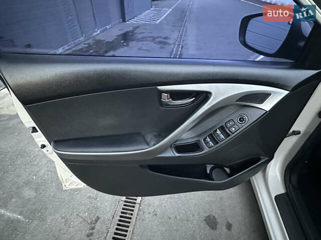 Хендай Элантра 2014 в Днепре (Днепропетровске) на Automoto.ua Серый Хендай Элантра, объемом двигателя 1.6 л и пробегом 95 тыс. км за 8800 $, фото 10 на Automoto.ua