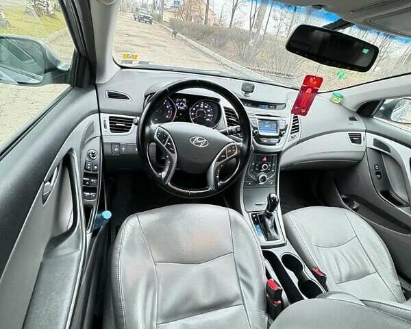 Серый Хендай Элантра, объемом двигателя 1.8 л и пробегом 130 тыс. км за 8800 $, фото 1 на Automoto.ua