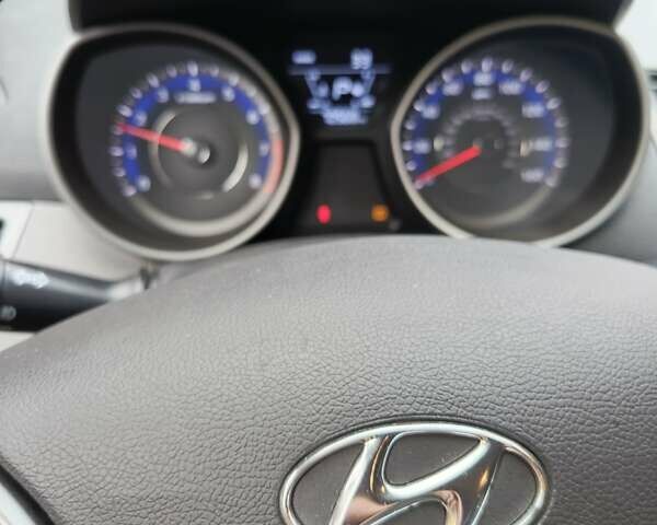 Серый Хендай Элантра, объемом двигателя 1.8 л и пробегом 126 тыс. км за 10500 $, фото 11 на Automoto.ua