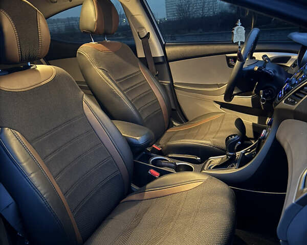 Серый Хендай Элантра, объемом двигателя 1.8 л и пробегом 258 тыс. км за 9000 $, фото 21 на Automoto.ua