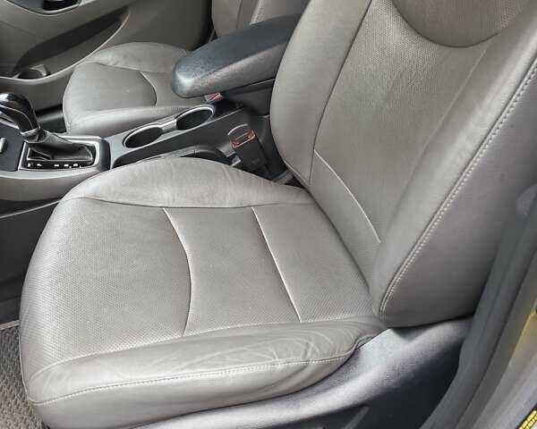 Серый Хендай Элантра, объемом двигателя 1.8 л и пробегом 126 тыс. км за 10500 $, фото 6 на Automoto.ua