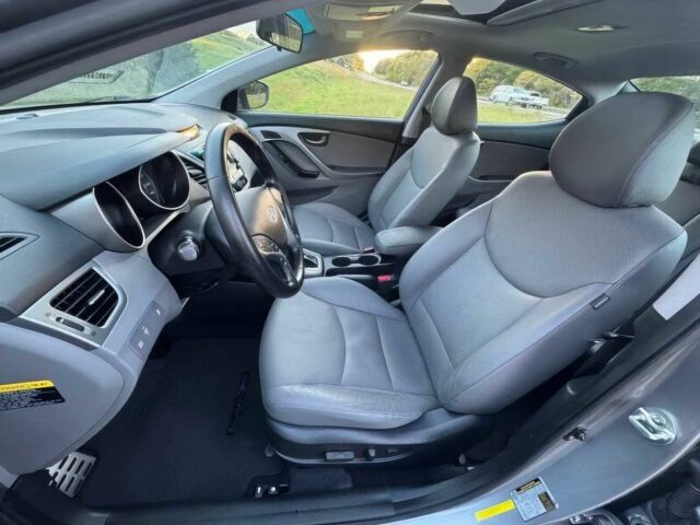 Сірий Хендай Елантра, об'ємом двигуна 2 л та пробігом 85 тис. км за 1000 $, фото 9 на Automoto.ua