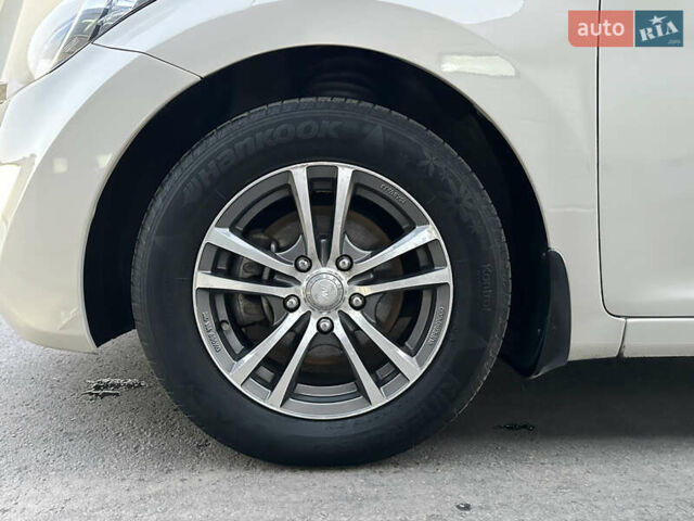 Хендай Элантра 2014 в Днепре (Днепропетровске) на Automoto.ua Серый Хендай Элантра, объемом двигателя 1.6 л и пробегом 95 тыс. км за 8800 $, фото 27 на Automoto.ua