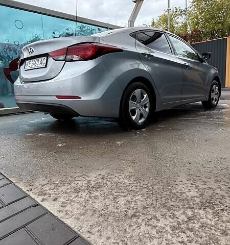 Сірий Хендай Елантра, об'ємом двигуна 1.8 л та пробігом 180 тис. км за 9400 $, фото 2 на Automoto.ua