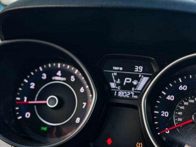 Сірий Хендай Елантра, об'ємом двигуна 1.8 л та пробігом 189 тис. км за 7500 $, фото 9 на Automoto.ua