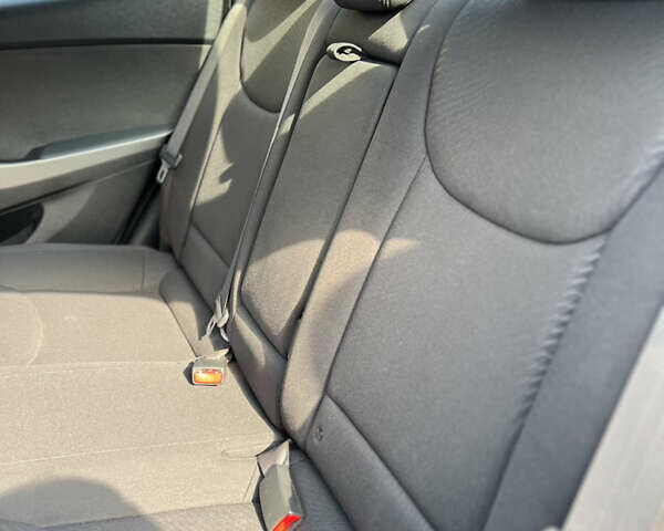 Сірий Хендай Елантра, об'ємом двигуна 1.8 л та пробігом 122 тис. км за 10350 $, фото 24 на Automoto.ua