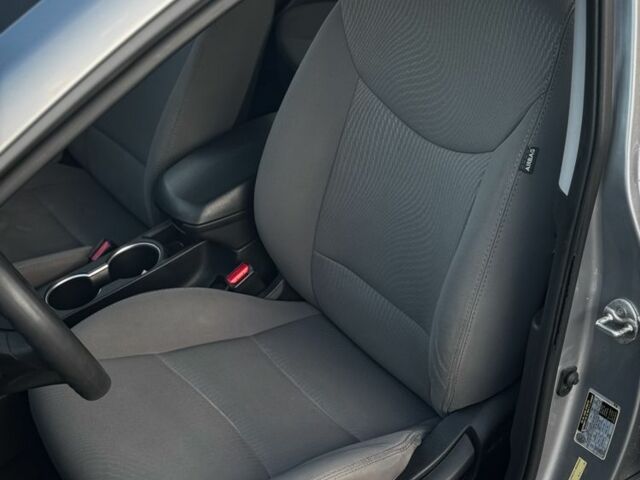 Сірий Хендай Елантра, об'ємом двигуна 1.8 л та пробігом 189 тис. км за 7500 $, фото 12 на Automoto.ua