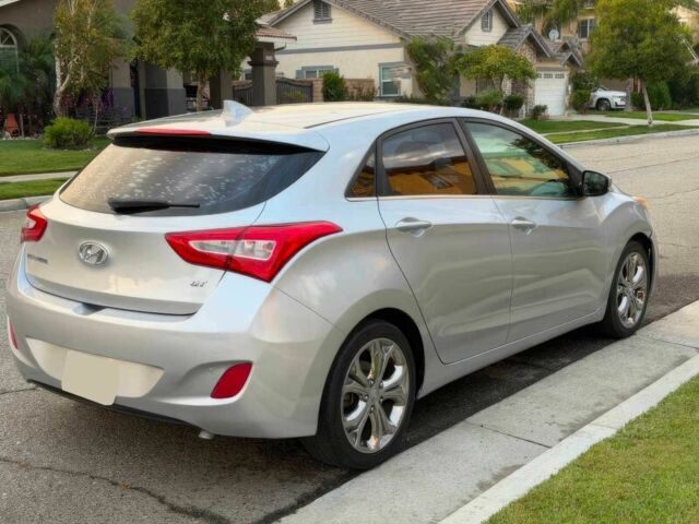 Сірий Хендай Елантра, об'ємом двигуна 2 л та пробігом 73 тис. км за 3100 $, фото 4 на Automoto.ua