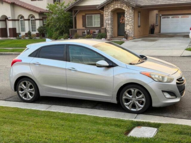 Сірий Хендай Елантра, об'ємом двигуна 2 л та пробігом 73 тис. км за 3100 $, фото 3 на Automoto.ua