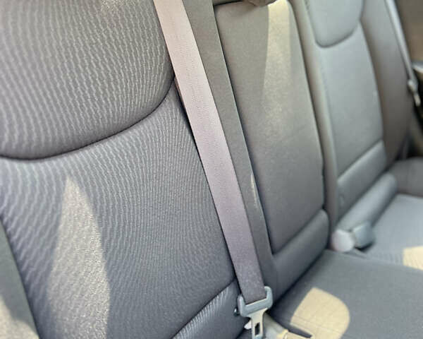 Сірий Хендай Елантра, об'ємом двигуна 1.8 л та пробігом 122 тис. км за 10350 $, фото 16 на Automoto.ua