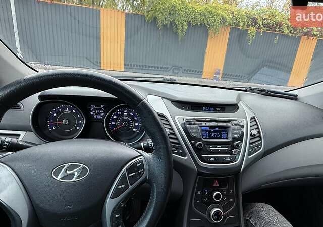 Сірий Хендай Елантра, об'ємом двигуна 1.8 л та пробігом 180 тис. км за 9400 $, фото 5 на Automoto.ua