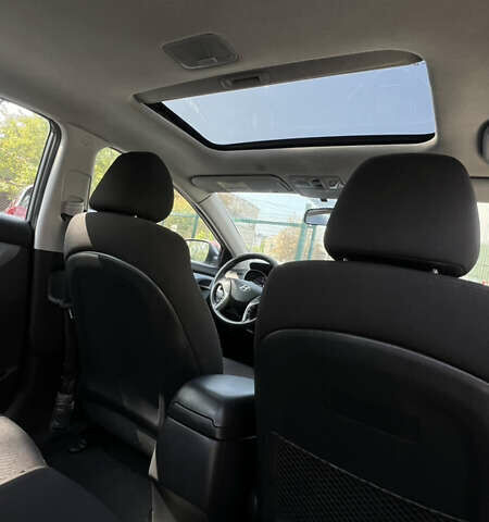 Сірий Хендай Елантра, об'ємом двигуна 1.8 л та пробігом 122 тис. км за 10350 $, фото 7 на Automoto.ua