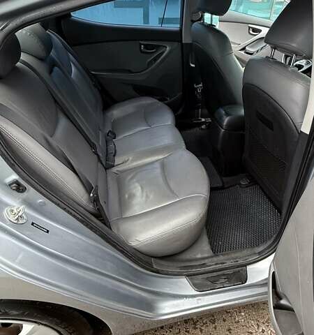 Сірий Хендай Елантра, об'ємом двигуна 1.8 л та пробігом 180 тис. км за 9400 $, фото 6 на Automoto.ua