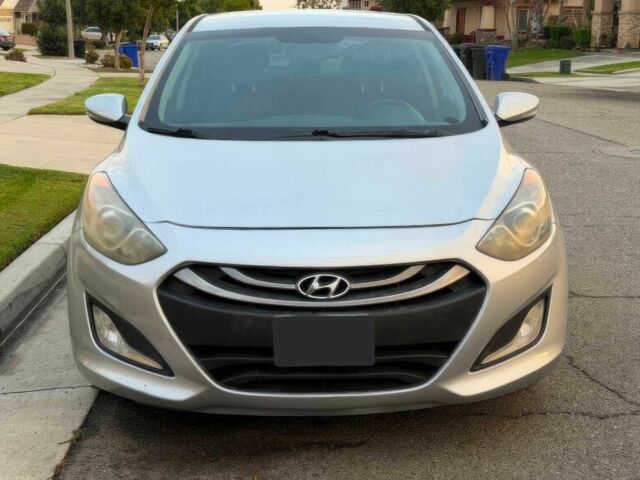 Сірий Хендай Елантра, об'ємом двигуна 2 л та пробігом 73 тис. км за 3100 $, фото 1 на Automoto.ua