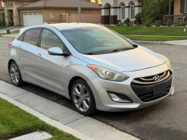 Сірий Хендай Елантра, об'ємом двигуна 2 л та пробігом 73 тис. км за 3100 $, фото 2 на Automoto.ua