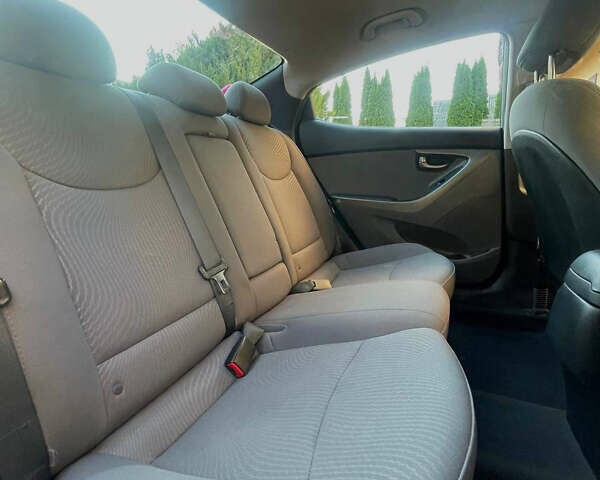 Хендай Элантра 2015 в Ровно на Automoto.ua Серый Хендай Элантра, объемом двигателя 1.8 л и пробегом 150 тыс. км за 9800 $, фото 5 на Automoto.ua