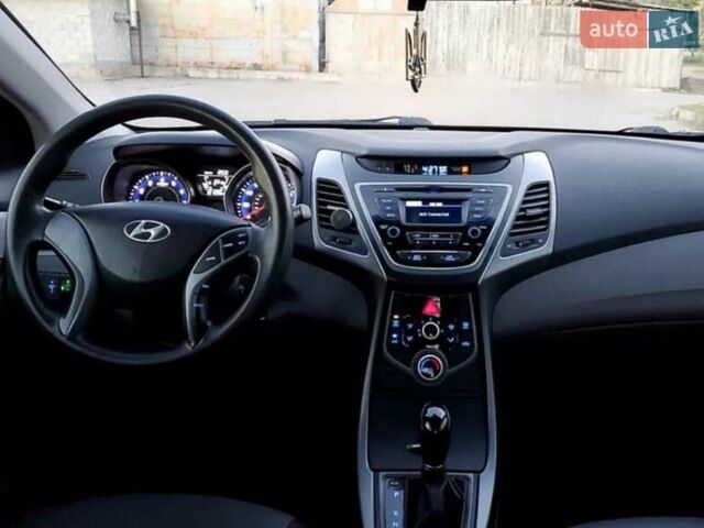 Серый Хендай Элантра, объемом двигателя 1.8 л и пробегом 215 тыс. км за 9500 $, фото 6 на Automoto.ua