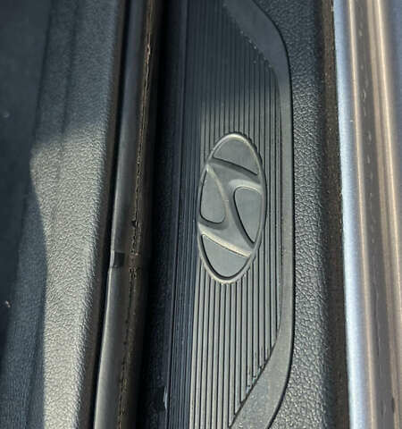 Сірий Хендай Елантра, об'ємом двигуна 1.8 л та пробігом 122 тис. км за 10350 $, фото 11 на Automoto.ua