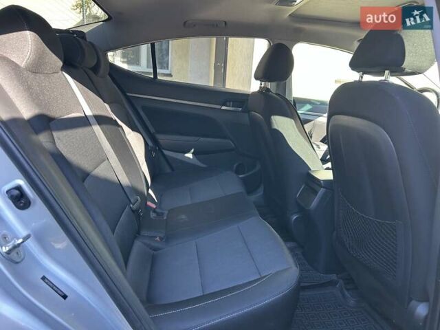 Серый Хендай Элантра, объемом двигателя 2 л и пробегом 198 тыс. км за 12500 $, фото 11 на Automoto.ua