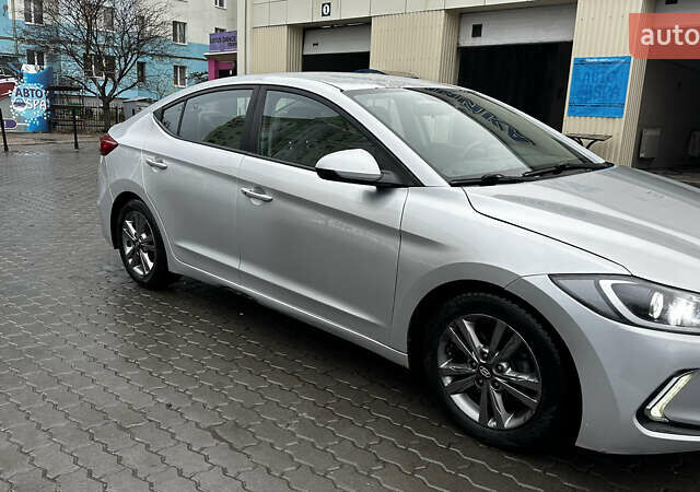 Серый Хендай Элантра, объемом двигателя 2 л и пробегом 190 тыс. км за 10200 $, фото 2 на Automoto.ua