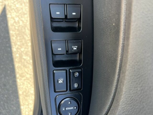 Серый Хендай Элантра, объемом двигателя 2 л и пробегом 151 тыс. км за 303 $, фото 7 на Automoto.ua