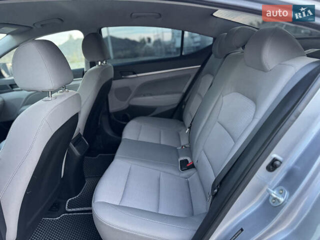 Сірий Хендай Елантра, об'ємом двигуна 2 л та пробігом 135 тис. км за 10899 $, фото 20 на Automoto.ua