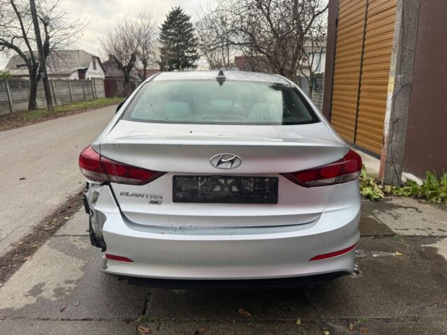 Серый Хендай Элантра, объемом двигателя 2 л и пробегом 150 тыс. км за 3800 $, фото 3 на Automoto.ua