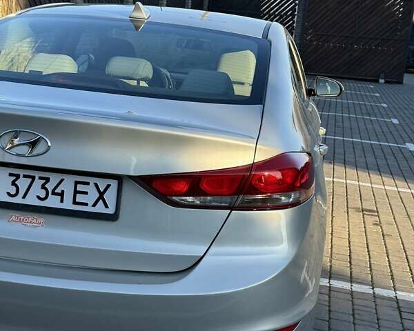 Серый Хендай Элантра, объемом двигателя 2 л и пробегом 115 тыс. км за 11150 $, фото 21 на Automoto.ua