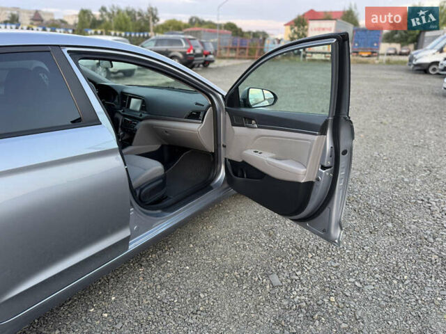 Сірий Хендай Елантра, об'ємом двигуна 2 л та пробігом 135 тис. км за 10899 $, фото 25 на Automoto.ua